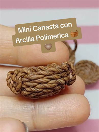 Happy Sunday, here sharing my process for these simple Wisker Baskets made with polymer clay 🧺🙏🏼. This is one part of an exclusive tutorial I did for some miniature Sweet Bread Conchas but here I'm sharing a snippet of that full Tutorial Available on my stores. Hope you can still enjoy this Sampler 🤎. What do you want to see on those Tiny baskets? 🤔 #baskets #miniature #miniatureart #polymerclay #wip