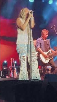 Carrie Underwood - Jesus Take The Wheel Live