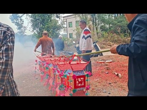 1378: Local Cultural Features – See What's Different