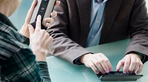 Cosmo Communicator: Nachfolger des Gemini PDA erinnert an Nokia Communicator - Golem.de