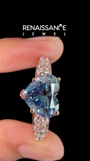 Rose gold Fancy Blue Heart Cut Brilliant Diamond Pavé Band with Six-Prong Setting