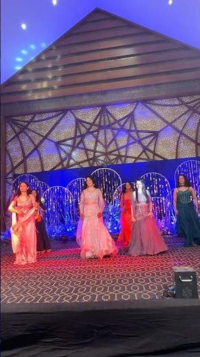 BRIDE’S WITH FRIENDS BEST DANCE PERFORMANCE..( MERA PIYA GHAR AAYA ) #dance #bollywood #bride