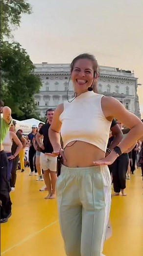 Watch 100+ people (learn) voguing