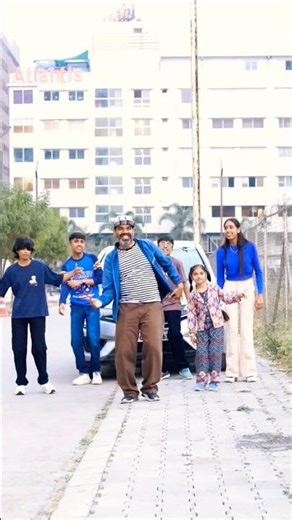 Just chilling in the streets with the cool dance gang - Paradise 💃🕺😍✌️💥