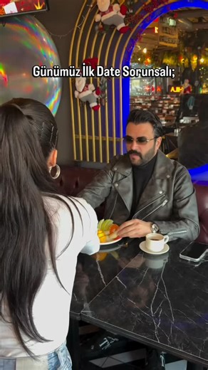 Bol kahkaha on Instagram: "İkisininde fazlaca dürüstlüğü😄👍 Via:@kaantor35 #mizah#ironi#komikvideolar#eğlencelivideolar#komikreplikler#yılbaşı#yeniyıl#evlilikteklifi"