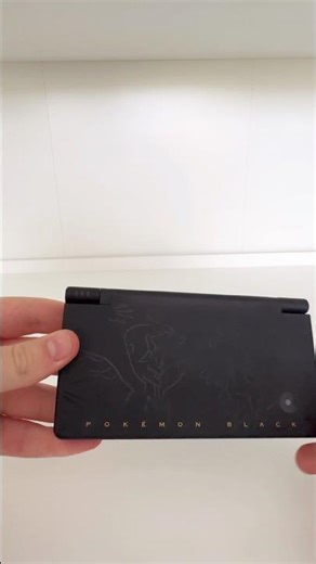 New DSi with Pokemon black ✨