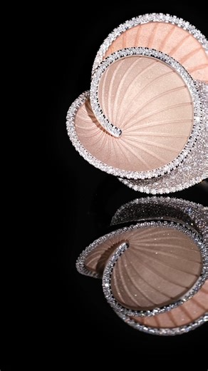 Cammilli Firenze | The award-winning Hypnose Ring, winner of the first edition of the VO Award in the High-End Jewellery category. Where sculpted gold and... | Instagram