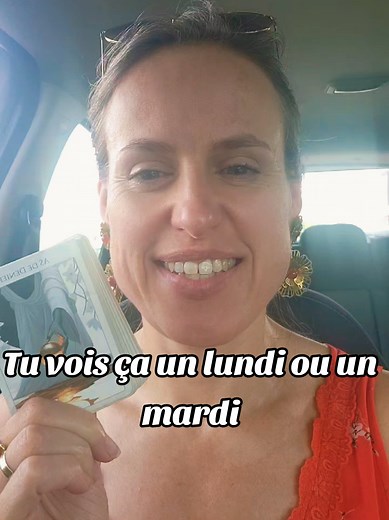Tu dois voir ça un mindi ou un mardi! Lectures de tarot en lien dans mon profil 🤗 Jeu: tarot Lumen #tiragedetarot #messagedujour