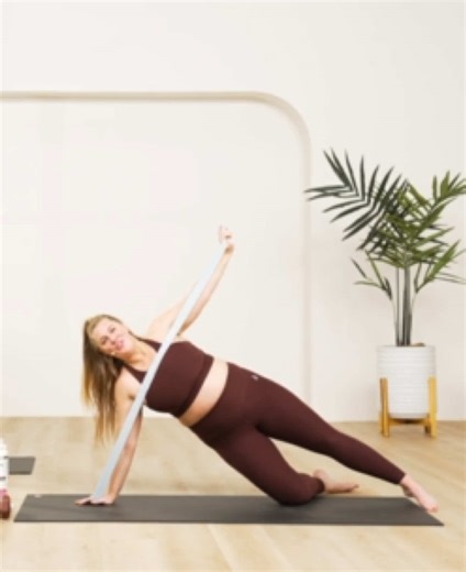 NEW 30-min barre3 Signature workout with our new prop 💪 #barre3online #fullbodyworkout #resistanceband