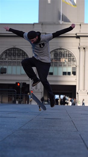 Fakie big spin. The easiest way to do this trick is fakie. Learn that one first and then regular. Never stop learning! ❤️ #brailleskateboarding #skateboard #skateboarding