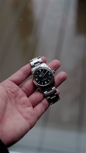 KazunariNakai / ENZO SHOP on Instagram: "ON HOLD 商談中 ROLEX EXPLORER1 1016 Mk.6 1987-88y with guarantee etc., full set. 日本ロレックスの保証書とタグや取説、箱が付いたフルセット。フルオリジナルコンディションで、非常に綺麗でウブイ個体。ポリッシュされた感じもない優良個体。何度見ても良い時計です… #1016 #vintagerolex ROLEX EXPLORER1 1016 Mk.6 1987-88y with warranty, etc., full set. Comes with the Rolex Japan warranty, tags, instruction manual, and box. It’s in completely original condition, very clean and pristine. It’s a beautiful example with no signs of polishing. It’s a watch that 