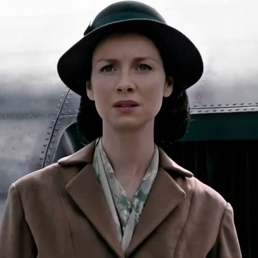 the opening of season 2 was absolutely genius #outlander | Outlander-Jamie and Claire Fraser