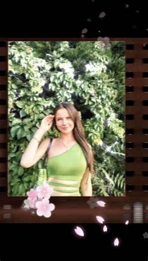 Sea testigo de la belleza de Yamur Yuksel con un vestido azul. #زهورالدم #kançiçekleri #shortsvideo