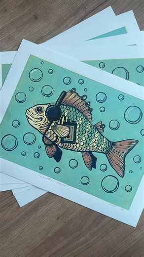 Sometimes you just have to go with the flow. 🎧 Meet the Chill Perch. His style is not speed, but condition. This guy knows a lot about relaxation. And, between you and me, there’s a very revealing story behind his calm exterior. I’ll tell you soon In the meantime, the question is: what kind of tape would you put in his player? . Иногда нужно просто плыть по течению. 🎧 Знакомьтесь, это Чилловый Окунь. Его стиль — не скорость, а состояние. Этот парень знает толк в расслабоне. И, между нами, за е