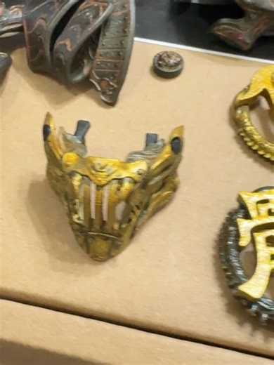 ALIEN & PREDATOR COLLECTOR on Instagram: ". Got the custom samurai masks from my friend @rainfang1981 All the helmet parts can piece together by magnet and can choose whatever words and colors you would like to put on your predator. Including a custom chestbuster that never used in screen 👀👀 #終極戰士 #プレデター #samuraipredator #hottoyscollection #onesixthfigure"