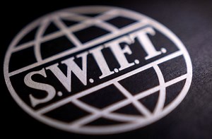 SWIFT and top global banks working on blockchain-based overhaul