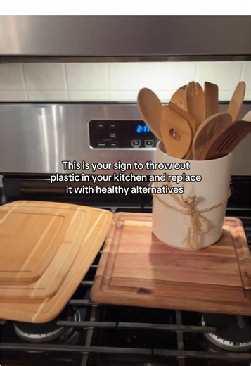 Replace Plastic in Your Kitchen with Healthy Alternatives