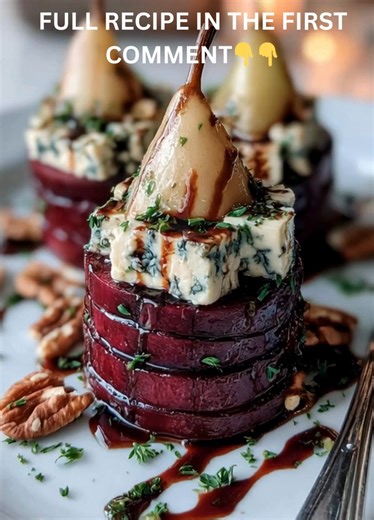 Roasted Beet Blue Cheese Towers with Pear & Balsamic Glaze Ingredients 2 tbsp olive oil Salt & pepper to taste 4 oz blue cheese (crumbled) ... Full Recipe in Coʍmеոτ 💬 | Easy Cooking Recipes