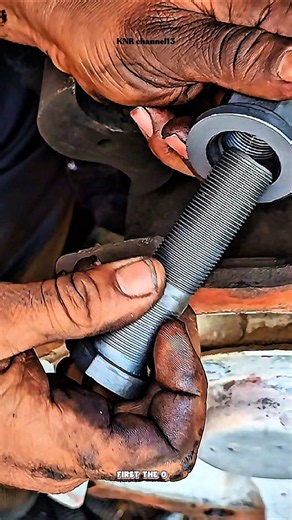 Simple Technique for Changing Wheel Bolts#shorts #satisfying #mechanic #technique #repair