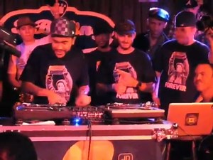 让更多喜欢的人看到、刮盘技法与Transformer vestax#dj #接歌手法 #指尖艺术 #音乐性 #顶级 #说唱#教学#dj#乐器演奏#嘻哈音乐#推荐