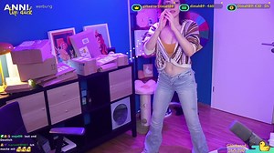 AnniTheDuck - 20 Squats
