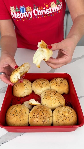 easy cheesy biscuits 😋 cheesy stuffed butter biscuits, so good! #foodie #easyrecipe #holiday | Kristin's Friends