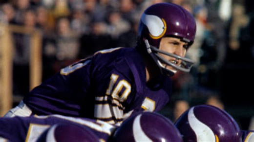 11/14/76: Vikings' Fran Tarkenton throws his 300th career NFL touchdown pass, connecting with teammate Sammy White for a 29-yard score during the second quarter of a Week 10 home win over the Seahawks at Metropolitan Stadium, becoming the first NFL quarterback to achieve the milestone #mhl #sports #milestones #highlights #milestonehighlights #football #minnesotavikings #nfl | Milestone Highlights