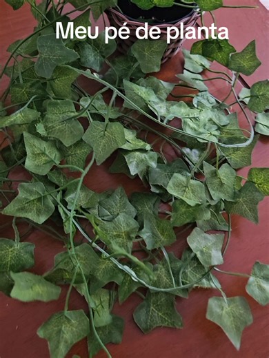 Planta artificial decorativa para dar vida ao ambiente sem precisar de manutenção. Ideal para sala, quarto, escritório e decoração moderna. Beleza, praticidade e estilo em um só produto. link disponível na tela ou sacolinha laranja #plantadecorativa #plantaartificial #decoracaocasa #vasodecorativo