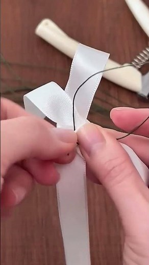 How to Make Bows to Decorate a Christmas Tree ? #decor #decoration #christmastree #christmas #xmas