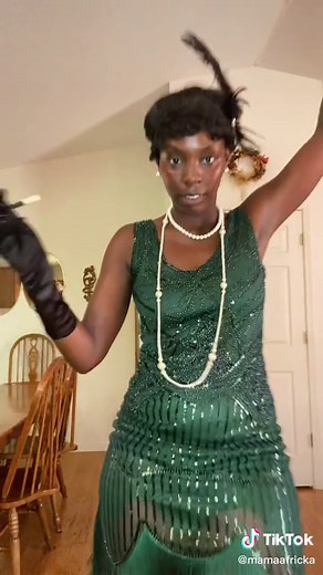 #beauty #flapper #1920sfashion #cosplay #cosplayer #1920sstyle #roaring20s #1920svibe #fashiontiktok #dressup #thriftfinds #greendress #prettygirlsoftiktok #naturalbodies #goddess #blackgirlmagic #timetraveler #timetravel