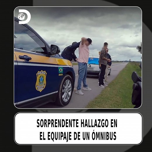 150K views · 3.6K reactions | Los policias revisan el equipaje de un omnibus y descubren cajas con productos para venta ilegal. Mientras tanto, un móvil policial iniciará una persecución en la carretera por un auto sospechoso #OperaciónFronteraBrasil Disfruta el contenido de Discovery en #HBOMax Suscríbete ahora: https://bit.ly/MAX-DiscoveryLA | Discovery Latinoamérica | Facebook
