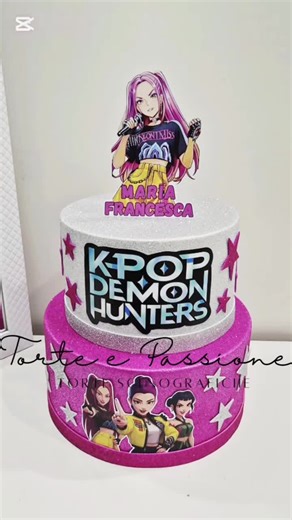 K-Pop Mira: Tortas Escenográficas para Celebraciones
