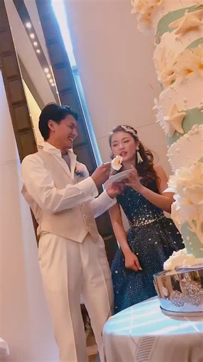 結婚式のドレス選びと家族の瞬間💒