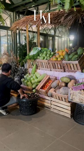 Reception activities keep guests engaged, and a little twist every now and then keeps the celebration fresh. This time, we upgraded the Gulayan Experience for our guests. They got to choose fresh produce, have it weighed on the spot, and bring it home as a one-of-a-kind souvenir. It wasn’t just fun or something new it was a quiet nod to our Filipino spirit of community and shared abundance. Light, interactive, meaningful. Exactly the kind of energy we love at celebrations ✨ Vegetable Station set