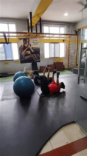 BALL ABS AND CORE EXERCISES #youtubeshorts #ballexercise #absworkout #coreworkout