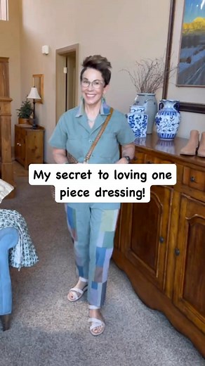 The right style & colors can transform your look! Discover yours in my FREE style course and love what you see. Dressingyourtruth.com/freeoffer | Carol Tuttle