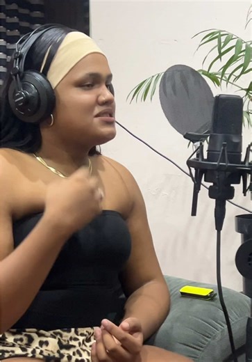 Big Meg is in studio recording her new Album😍.@Chesrae Megan👑