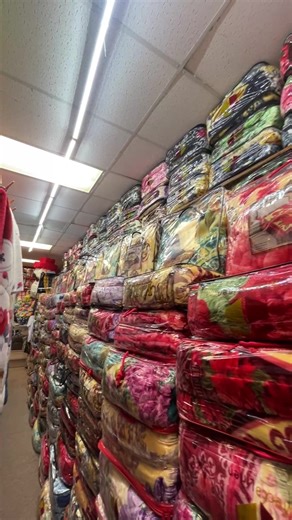 ⚪️🎄🔴Llegó la Navidad a El Rey Home Decor ⚪️🔴 Tenemos La Selección MÁS GRANDE De Cobijas, Cortinas, Colchas, y Mucho Mucho Más 🔴⚪️🔴 Los Mejores Precios Por Unidad y Mayoreo 🔴🎄⚪️ Tenemos Una Selección Incomparable de Todo Tipo de Regalo Para TODA LA FAMILIA ⚪️🎄🔴 Visítenos Pronto Sería Un Gusto Poderle Ayudar 🔴⚪️⛄️👑 ☎️ ￼⁨(770) 880-8108⁩ 📍 5195 Buford HWY NE Doraville Ga 30340 | El Rey Home Decor