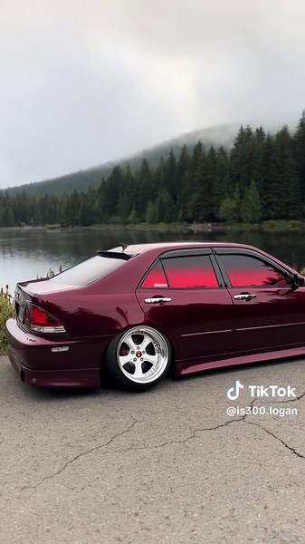 Exploring the Toyota IS300: A JDM Icon