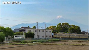 Izu Peninsula is a famous hot springs area located about 1 hour by Shinkansen bullet train southwest of Tokyo. On this Train Cruise, we ride on 2 railways that travel the peninsula. Check out our video on demand to enjoy hot springs and taste the other attractions of Izu! | NHK WORLD-JAPAN