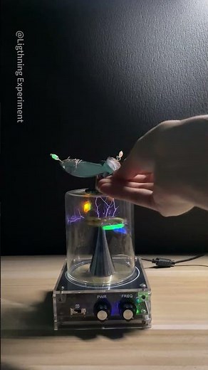 Rotating LED + Lightning = Incredible Experiment ⚡| #teslacoil