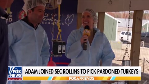 Steve Doocy goes behind-the-scenes before Trump’s turkey pardon