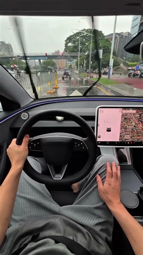 单踏板不好用？那是你不会用#焕新版model3 #单踏板模式 #雨天出行