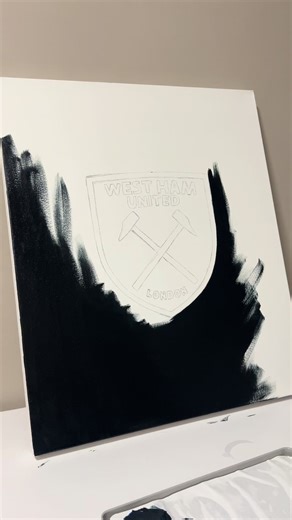 A custom piece for a lifelong fan of West Ham United ⚒️ Every bubble holds a word, place, or legend that means something to the client. #westham #painting #COYI