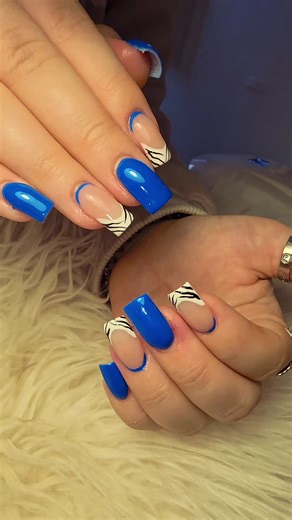 Stunning Zebra Print Acrylic Nail Art