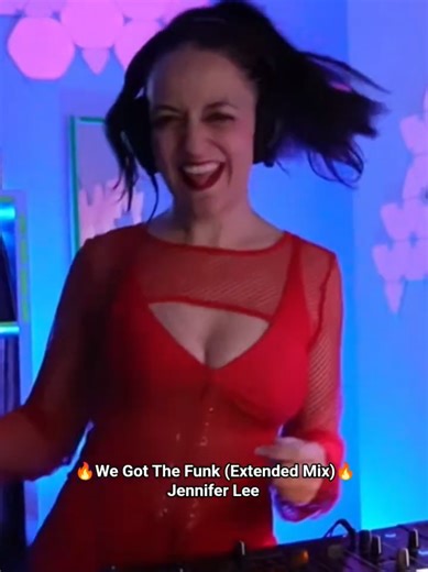 Exploring the Extended Mix of 'We Got The Funk' by Jennifer Lee