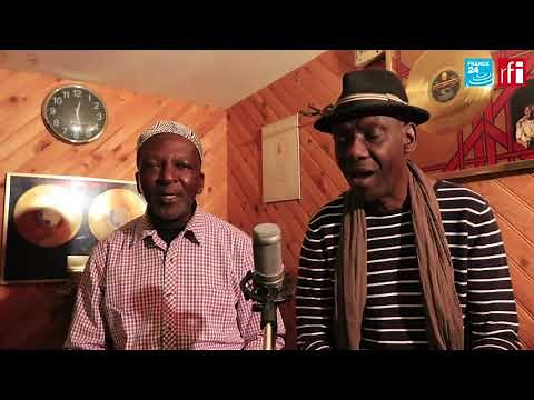 Touré Kunda interprète "Emma" en acoustique