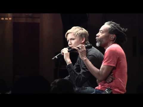 Bobby McFerrin singing with Audience Members