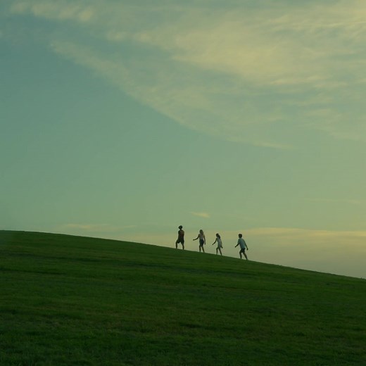 Cinematic Video Nature with Vera Crosby and Phoebe Sparrow