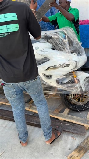 Fahsul Investment on Instagram: "9,900,000Tsh Itallian Benelli 600GT -Engine: 4-stroke, inline-4, DOHC, 16-valve -Displacement: 600cc -Cooling: Liquid-cooled -Fuel System: Electronic fuel injection -Power: ~82–85 HP @ 11,000 rpm -Torque: ~52 Nm @ 8,000 rpm -Transmission: 6-speed -Seat Height: 800–820 mm -Ground Clearance: ~150 mm -Fuel Tank Capacity: 27 liters -Dry Weight: ~220 kg 📍Tupo dar kigamboni ferry opposite na shel ya kobil , Kwa mawasiliano zaidi... Call: 0777 - 888 486 Whatsapp: 0659 